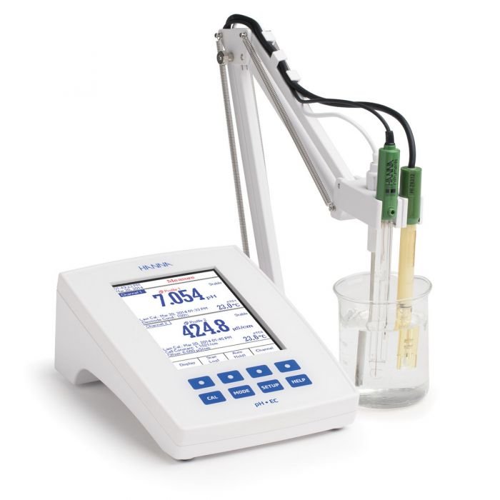 Laboratory Research Grade Benchtop pH/mV/ISE and EC/TDS/Salinity/Resistivity Meter - HI5522